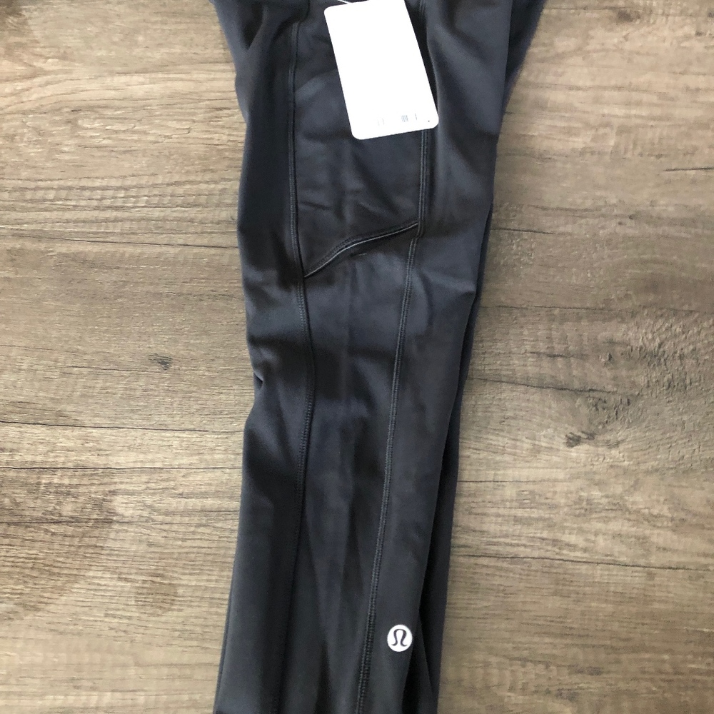 Lululemmon Speed Up Crop, Size 4 Black